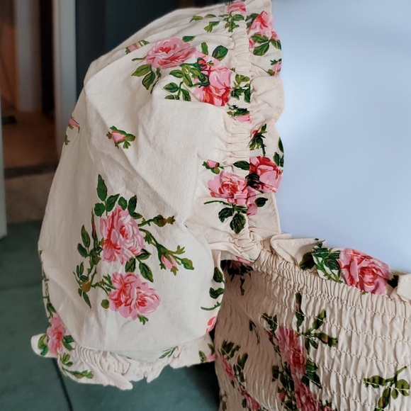 New Kate Hudson Happy Nature Floral Crop Top - Picture 3 of 8